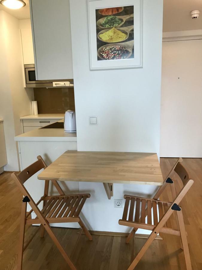 Apartment With Parking On Premise Vienna Exterior photo