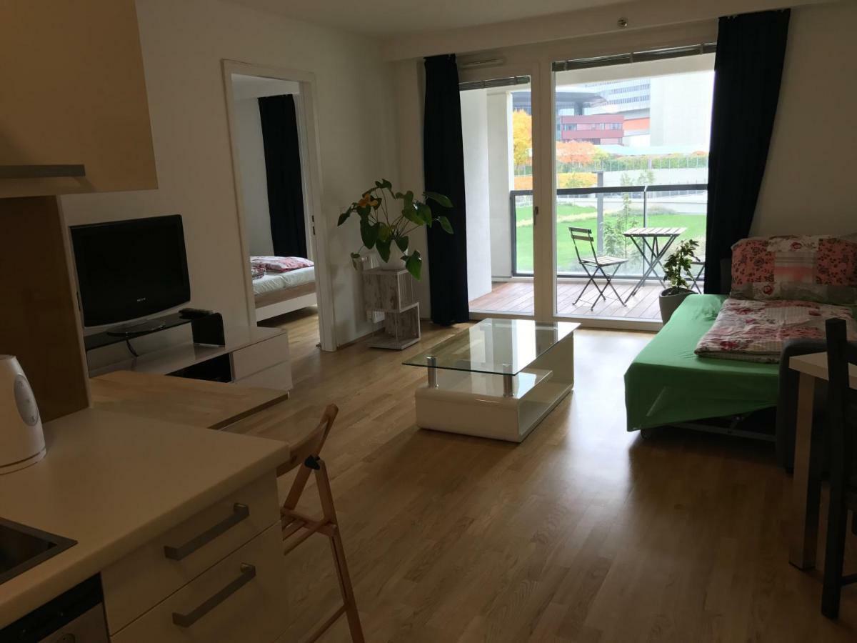 Apartment With Parking On Premise Vienna Exterior photo