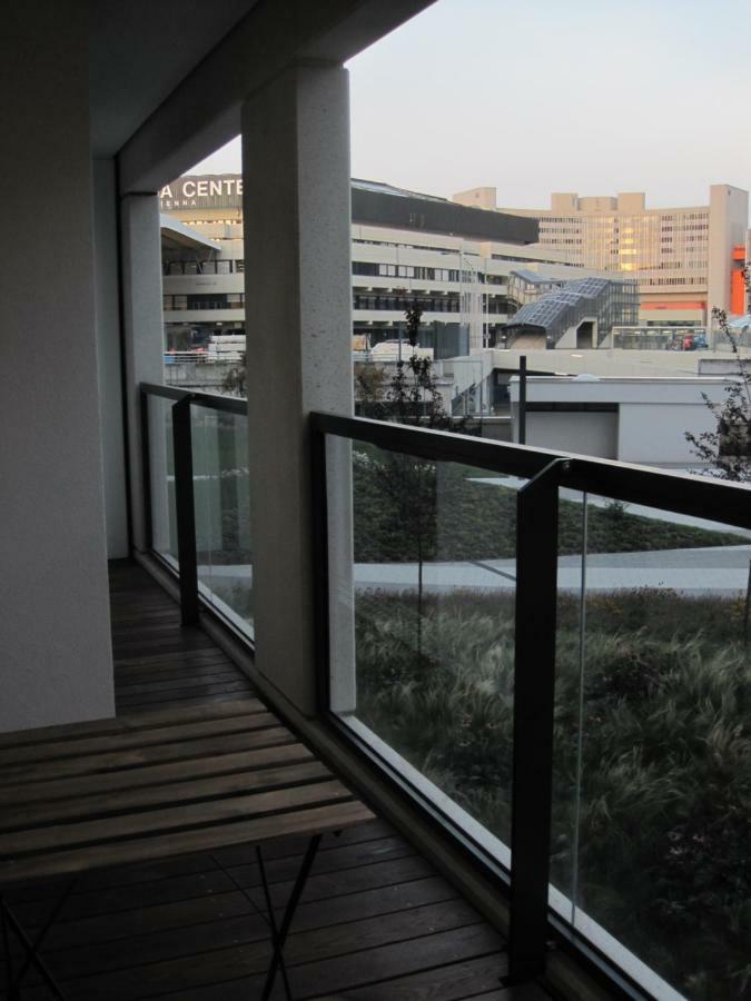 Apartment With Parking On Premise Vienna Exterior photo